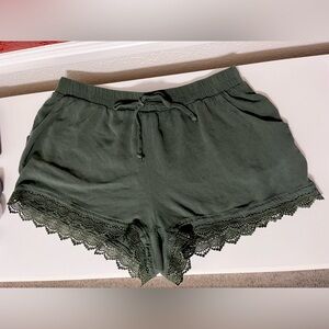 Kingston Grey Forest/Olive Green X-Large High Rise Shorts Junior’s Crochet Lace